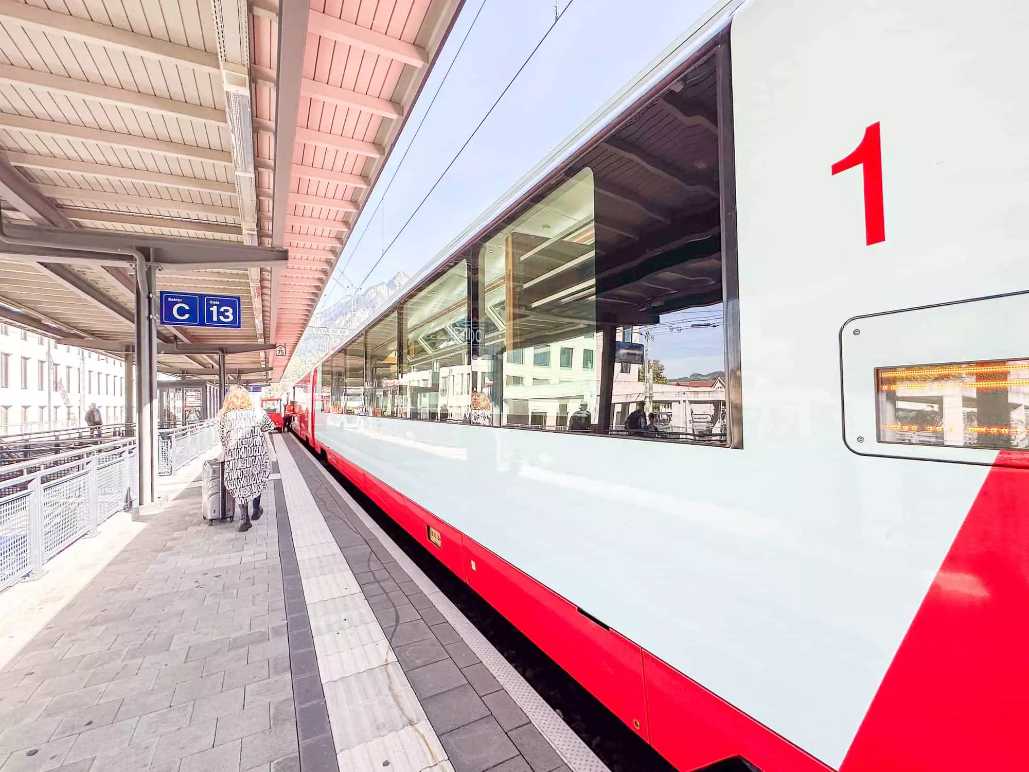 Swiss Travel System Train App