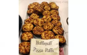 Harry Potter Food hufflepuff pizza puffs from ZKMyway