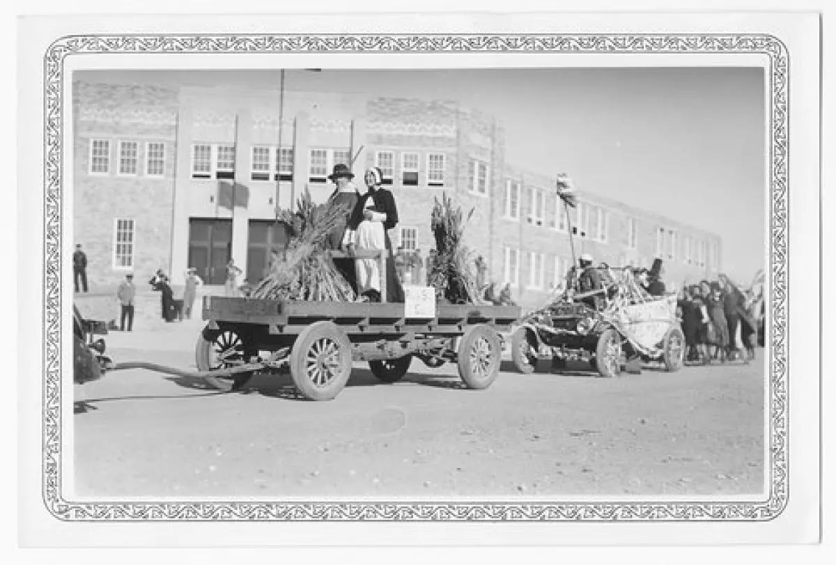 Thanksigiving Day parade, Cimarron, 1936