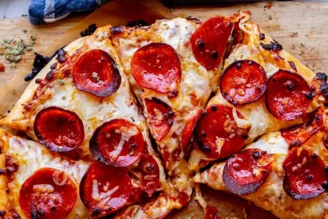 homemade pizza ideas with pepperoni and cheese stretch
